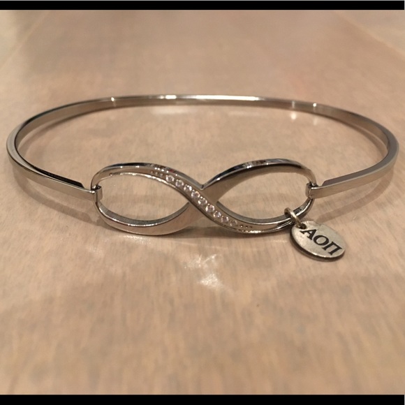 AOII Stainless Steel infinity bracelet - Picture 2 of 3